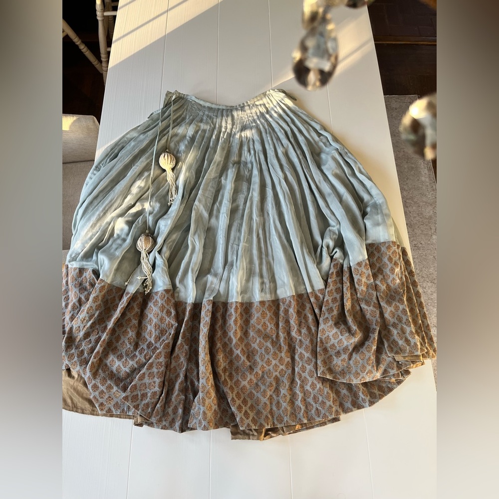 Payhal Singhal lenghal silk cotton skirt. Gray/blue
